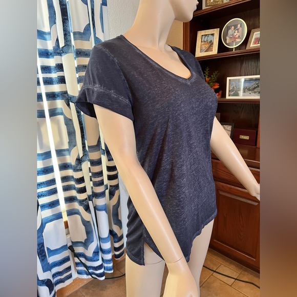 Free Press Navy Blue Tee Size Large - Picture 3 of 10